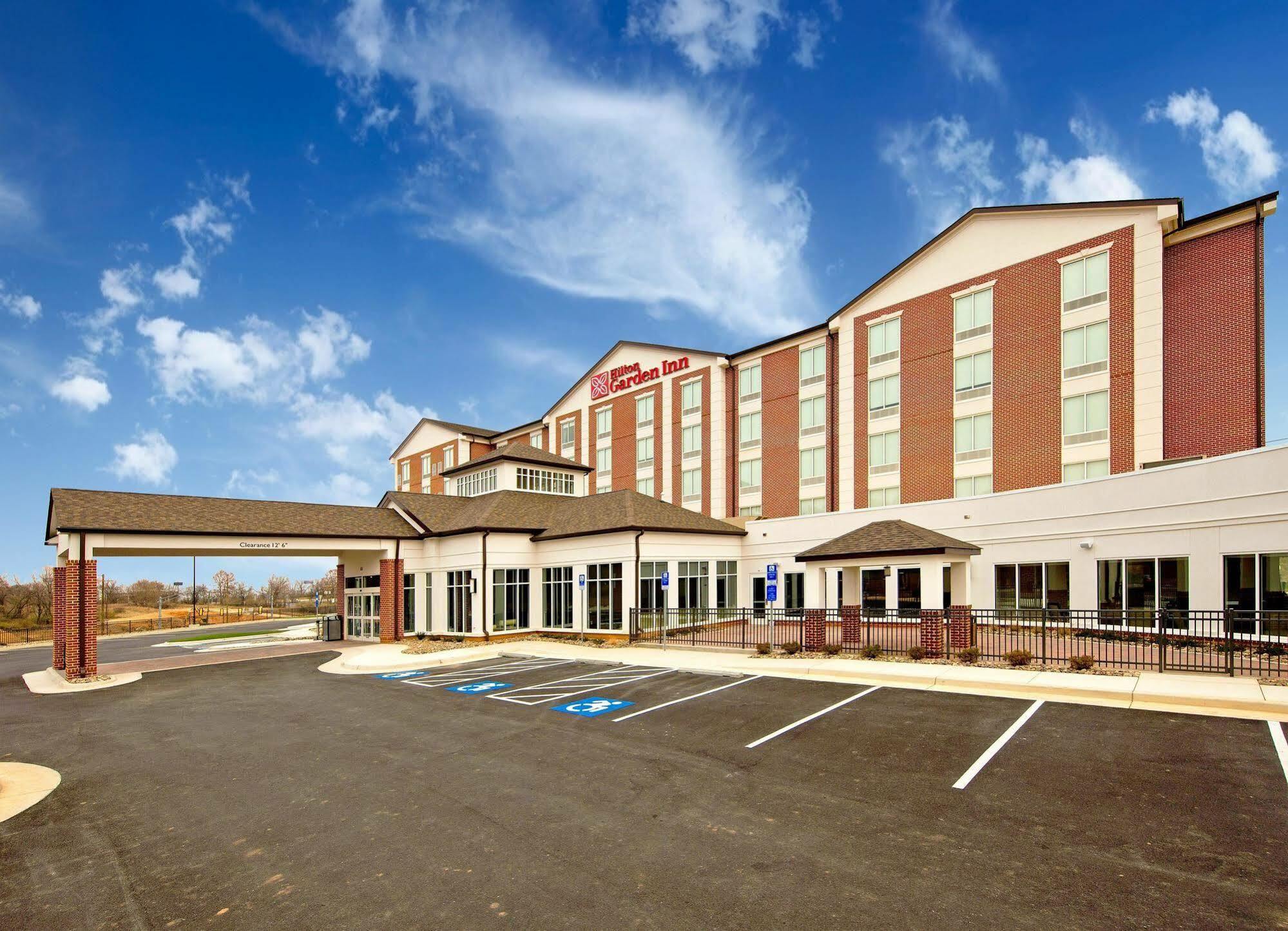 Hilton Garden Inn Martinsburg Exterior photo